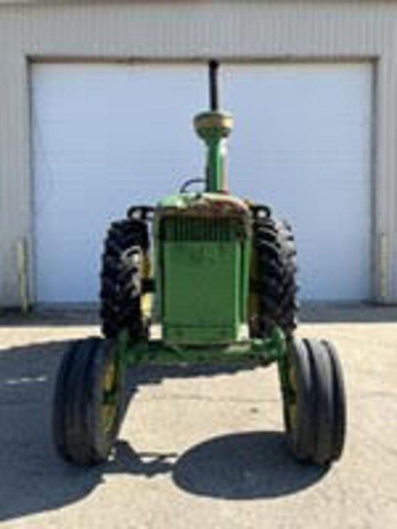 Image of John Deere 4020 equipment image 2