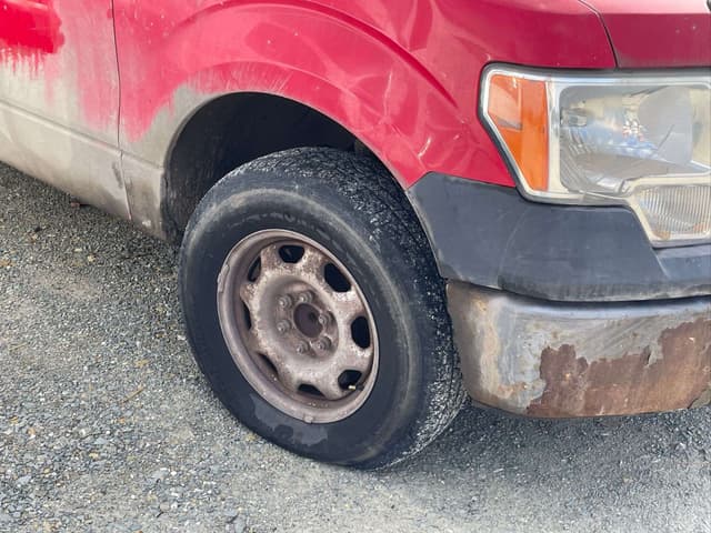 Image of Ford F-150 equipment image 4