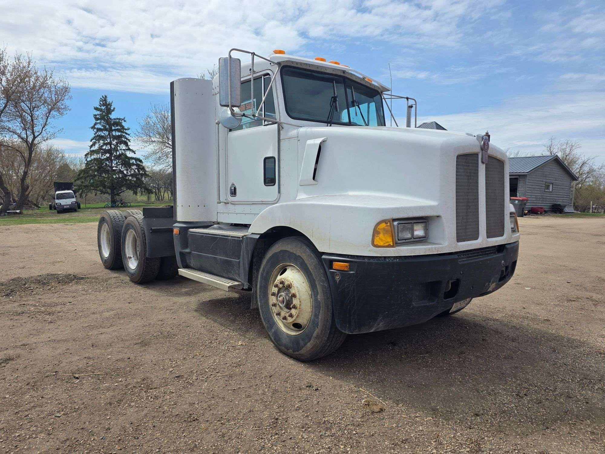 1990 Kenworth T400 Equipment Image0