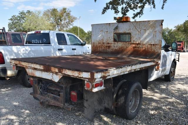Image of Ford F-350 equipment image 2