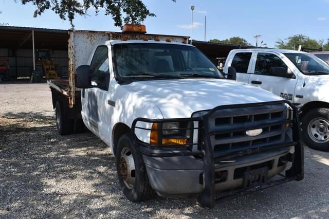 Image of Ford F-350 equipment image 1