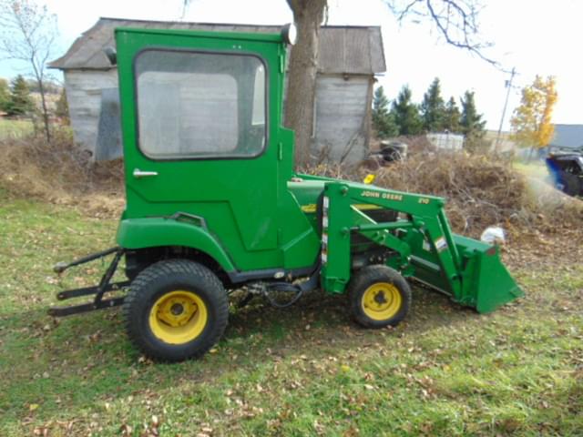 Image of John Deere 2210 equipment image 1