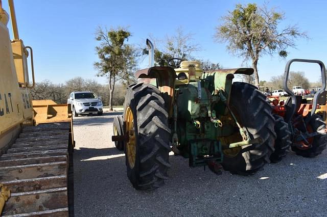 Image of John Deere 4520 equipment image 4