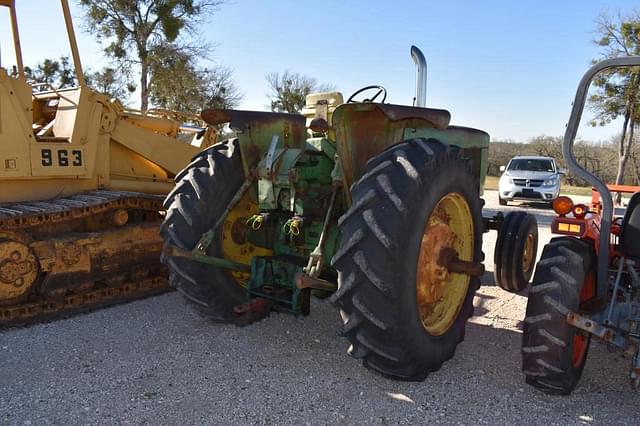 Image of John Deere 4520 equipment image 3