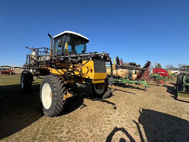 Image of Ag-Chem RoGator 664 equipment image 4