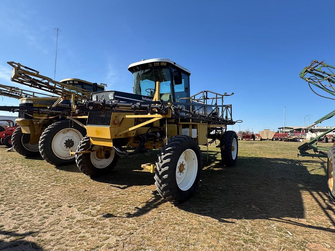 Image of Ag-Chem RoGator 664 Primary image