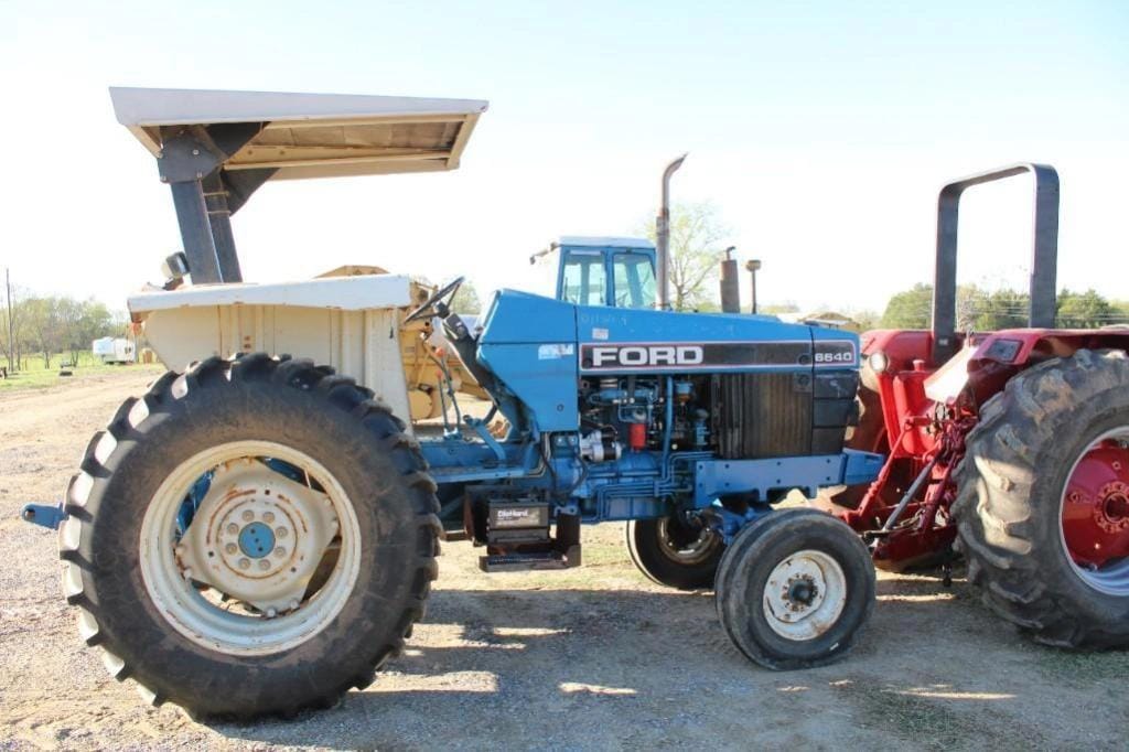 Ford 6640 Equipment Image0