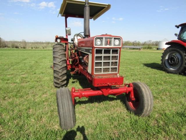 Image of International Harvester 686 equipment image 2