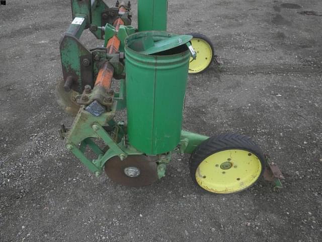 Image of John Deere 71 equipment image 4