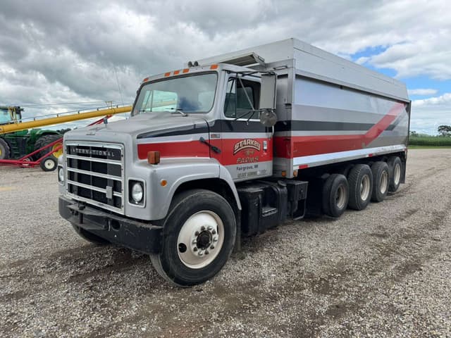 Image of International S2300 equipment image 4