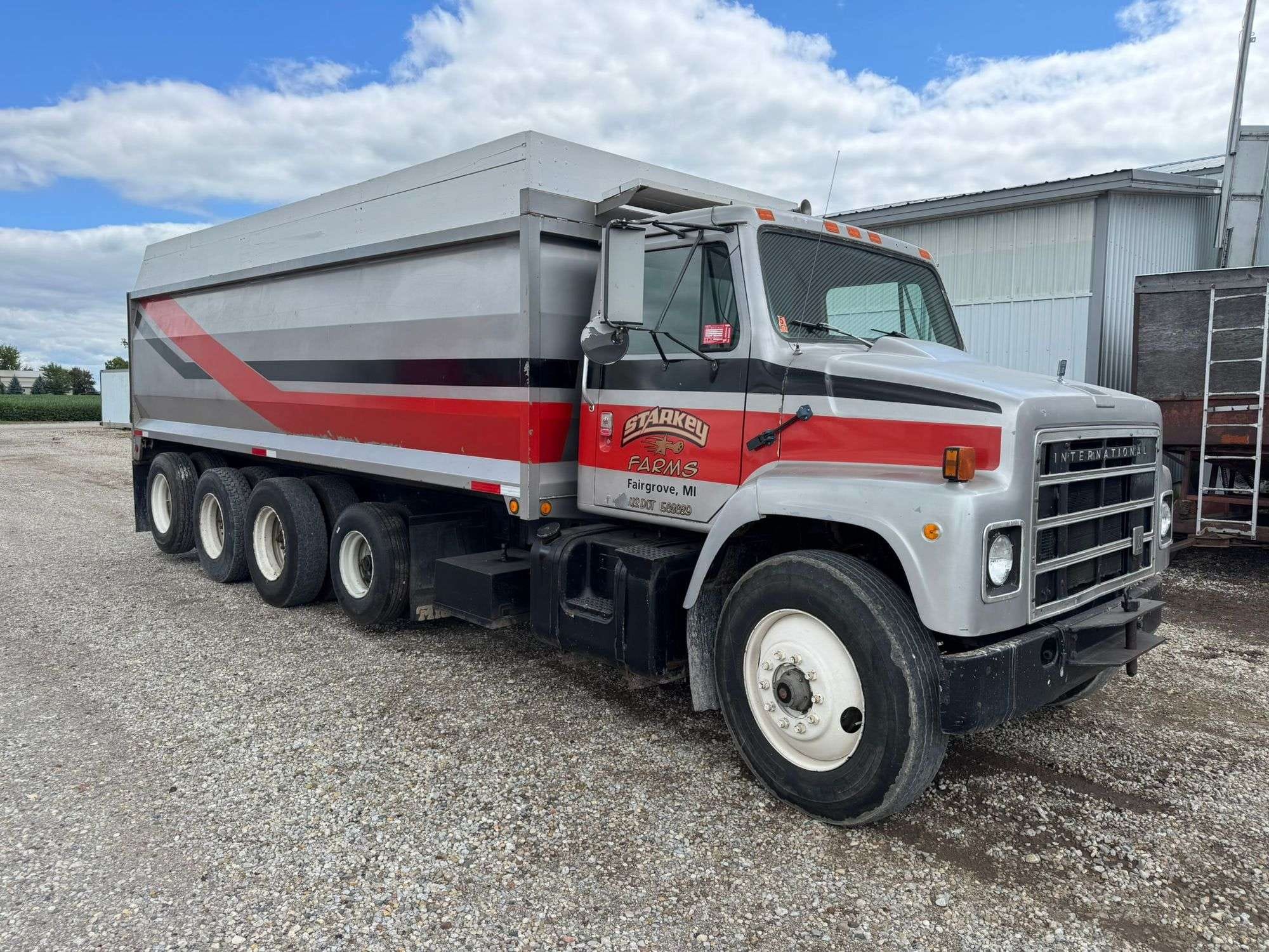 1984 International S2300 Equipment Image0