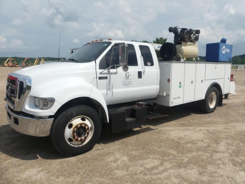 Image of Ford F-650 Primary image