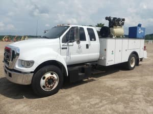 2006 Ford F-650 Image