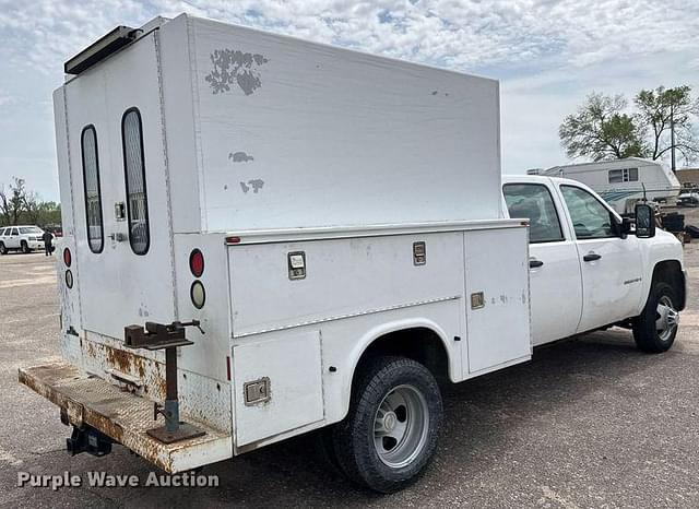 Image of Chevrolet 3500HD equipment image 4