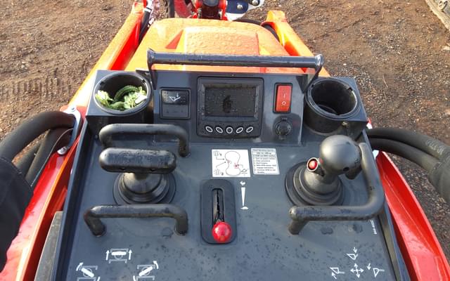 Image of Kubota SCL1000 equipment image 4