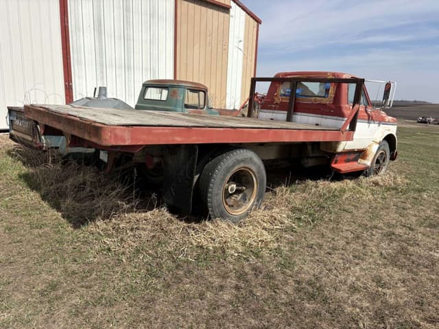 Image of Chevrolet C60 equipment image 2