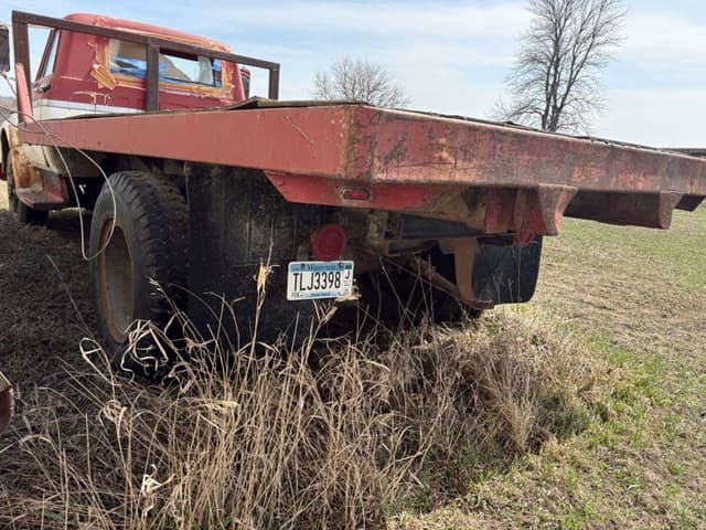 Image of Chevrolet C60 equipment image 4