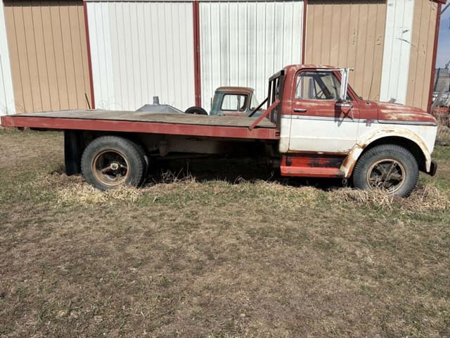 Image of Chevrolet C60 equipment image 1