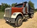 2006 Freightliner FLD120 Image