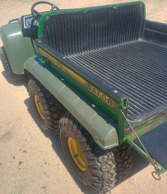 Image of John Deere Gator equipment image 4