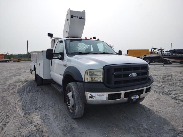 Image of Ford F-550 equipment image 2
