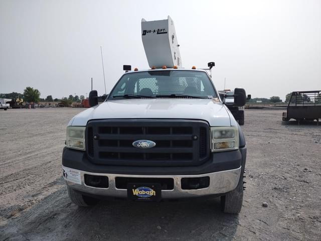 Image of Ford F-550 equipment image 1