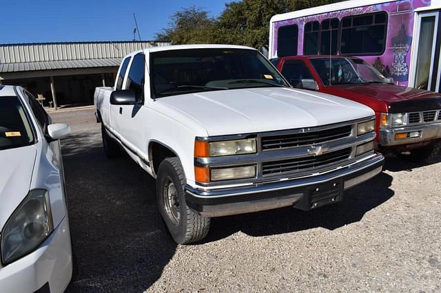 Image of Chevrolet 2500 equipment image 1