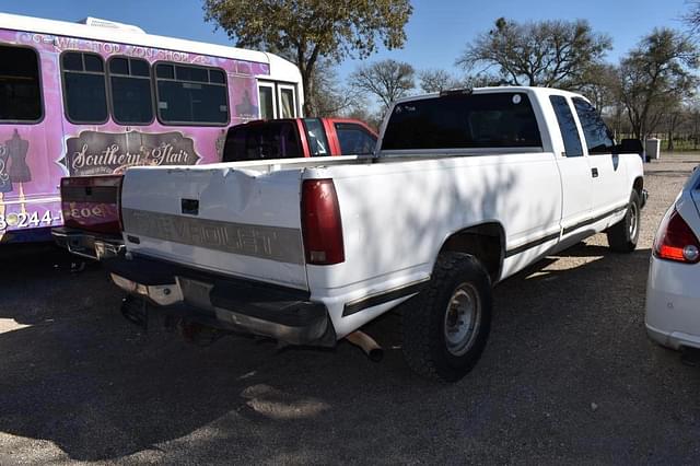 Image of Chevrolet 2500 equipment image 2