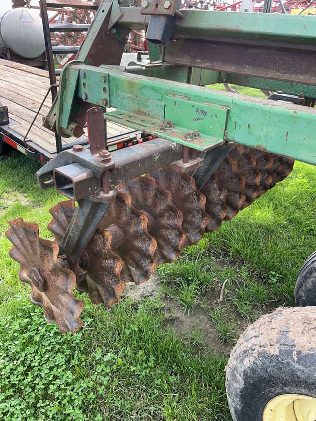 Image of John Deere 235 equipment image 4
