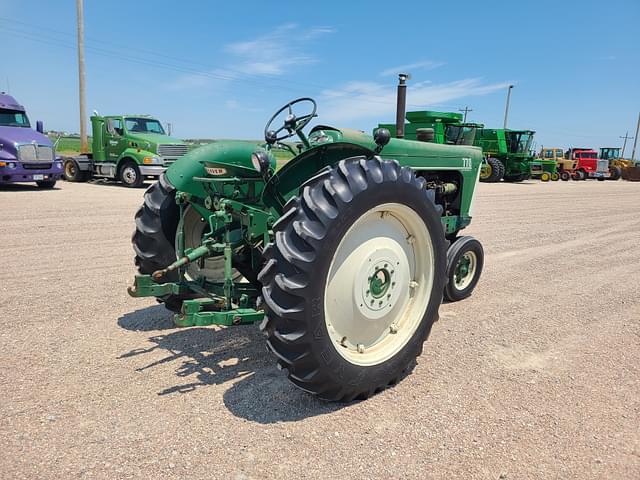 Image of Oliver 770 equipment image 2