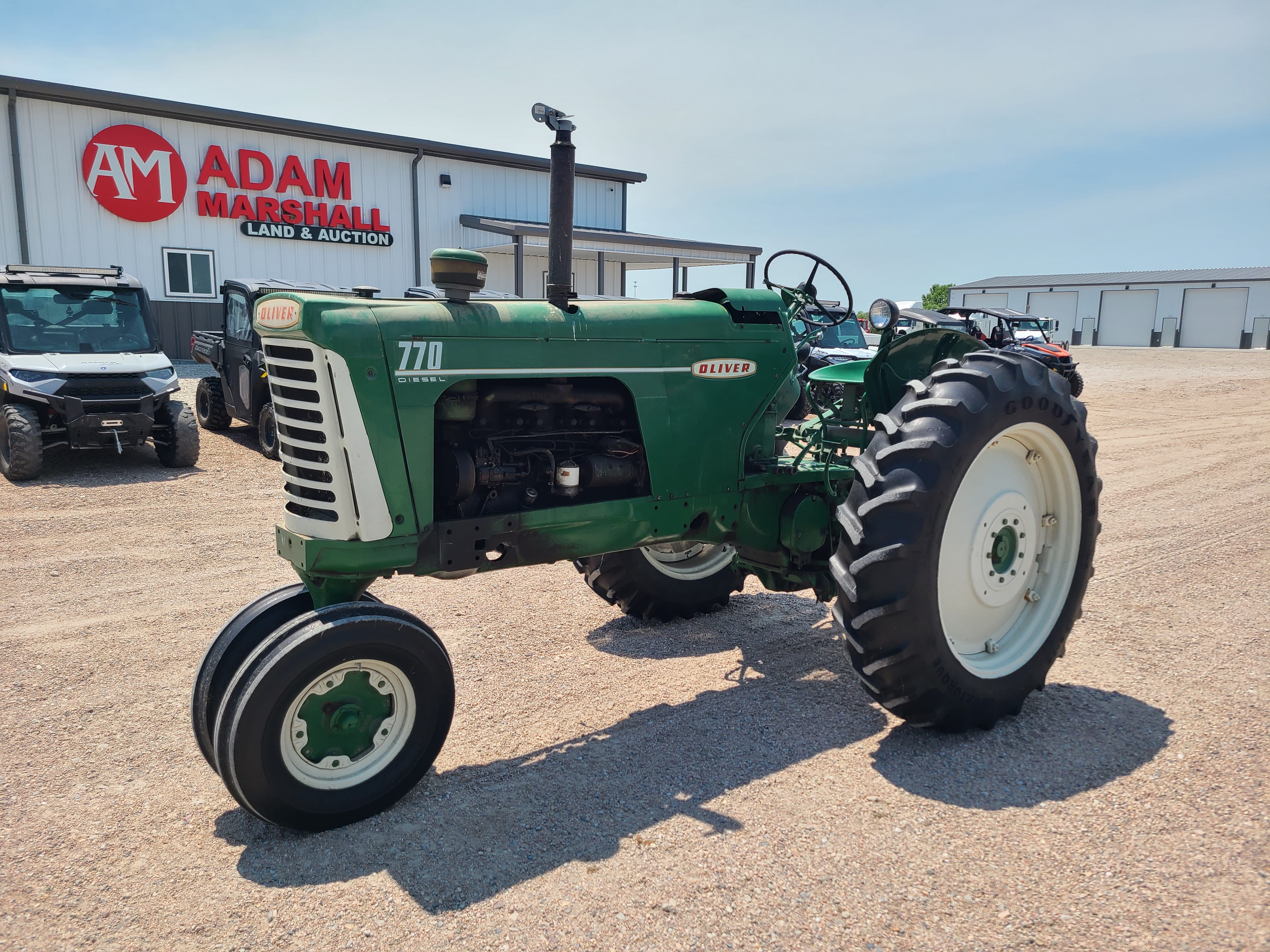 Main image Oliver 770