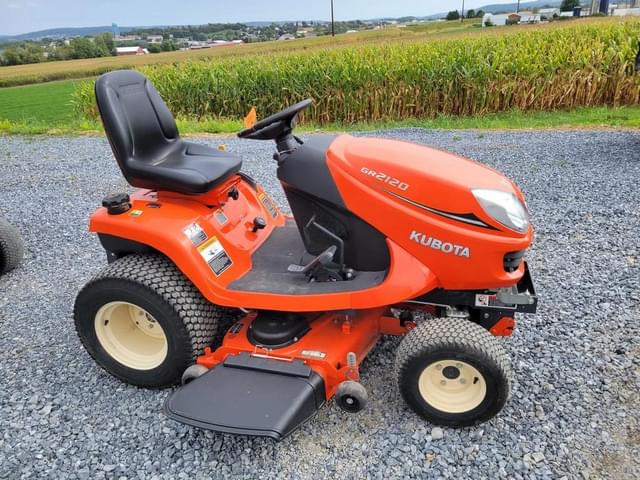 Image of Kubota GR2120 equipment image 2