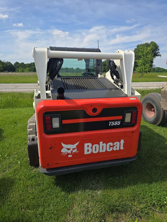 Image of Bobcat T595 equipment image 4