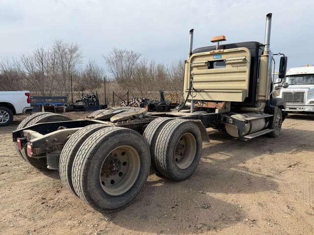 Image of Freightliner Century Class S/T equipment image 4