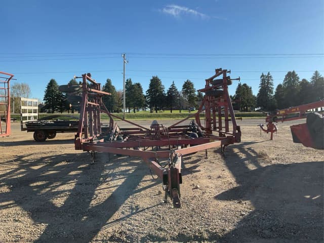 Image of International Harvester 4700 equipment image 1