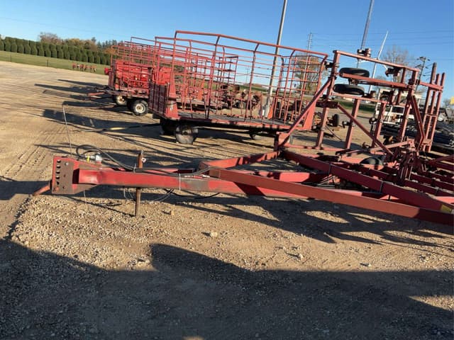 Image of International Harvester 4700 equipment image 2