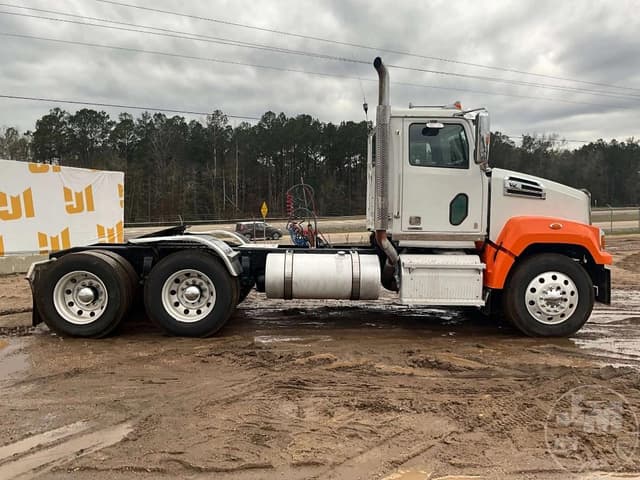 Image of Western Star 4700 equipment image 3