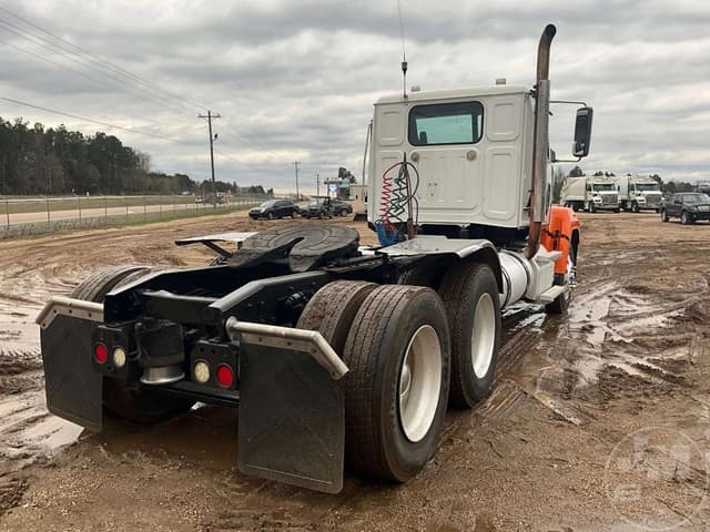 Image of Western Star 4700 equipment image 4