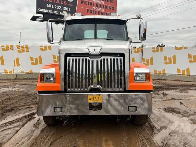Image of Western Star 4700 equipment image 1