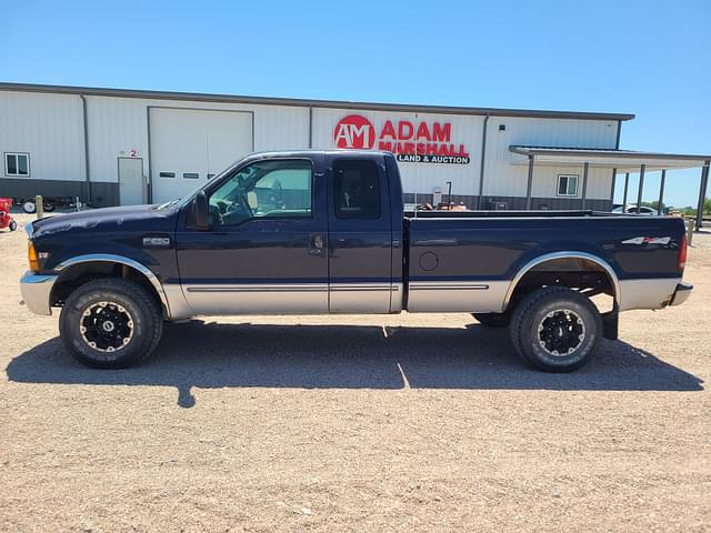 Image of Ford F-250 equipment image 4