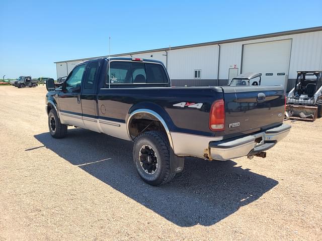Image of Ford F-250 equipment image 3