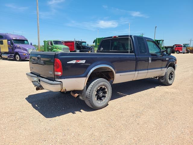 Image of Ford F-250 equipment image 2