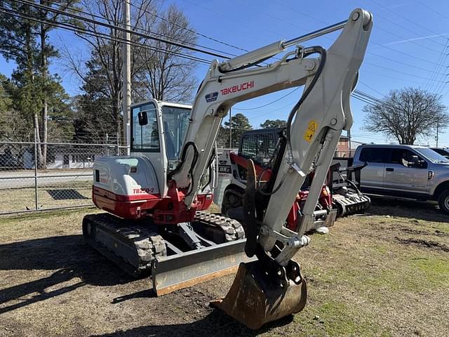 Image of Takeuchi TB250-2 equipment image 1