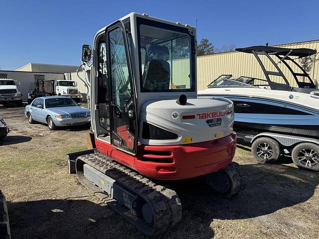 Image of Takeuchi TB250-2 equipment image 3