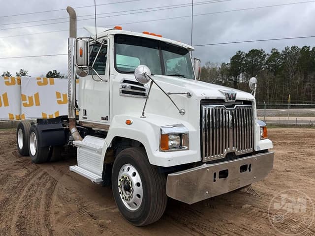 Image of Western Star 4700 equipment image 2