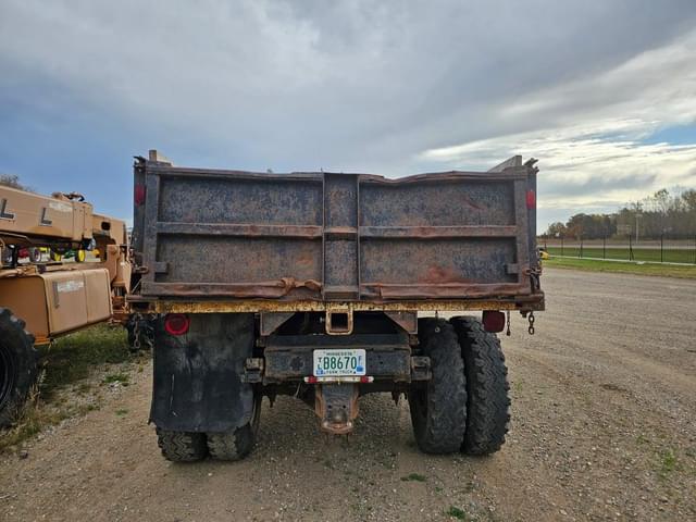 Image of International Loadstar 1600 equipment image 4