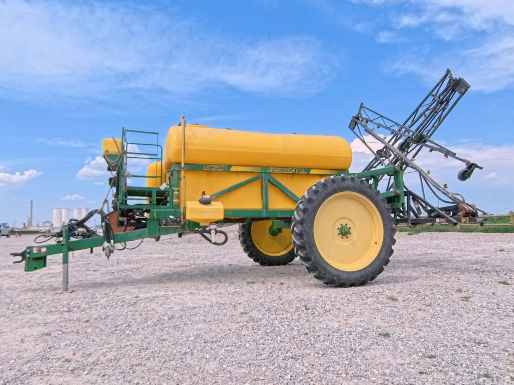 Redball 670 Equipment Image0