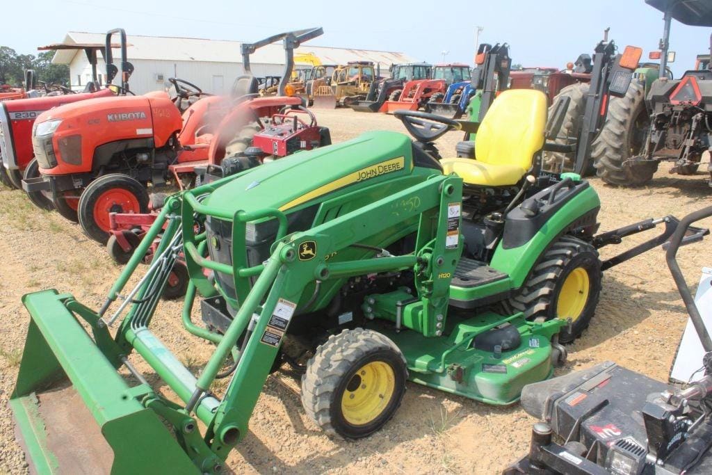 John Deere 1025R Equipment Image0