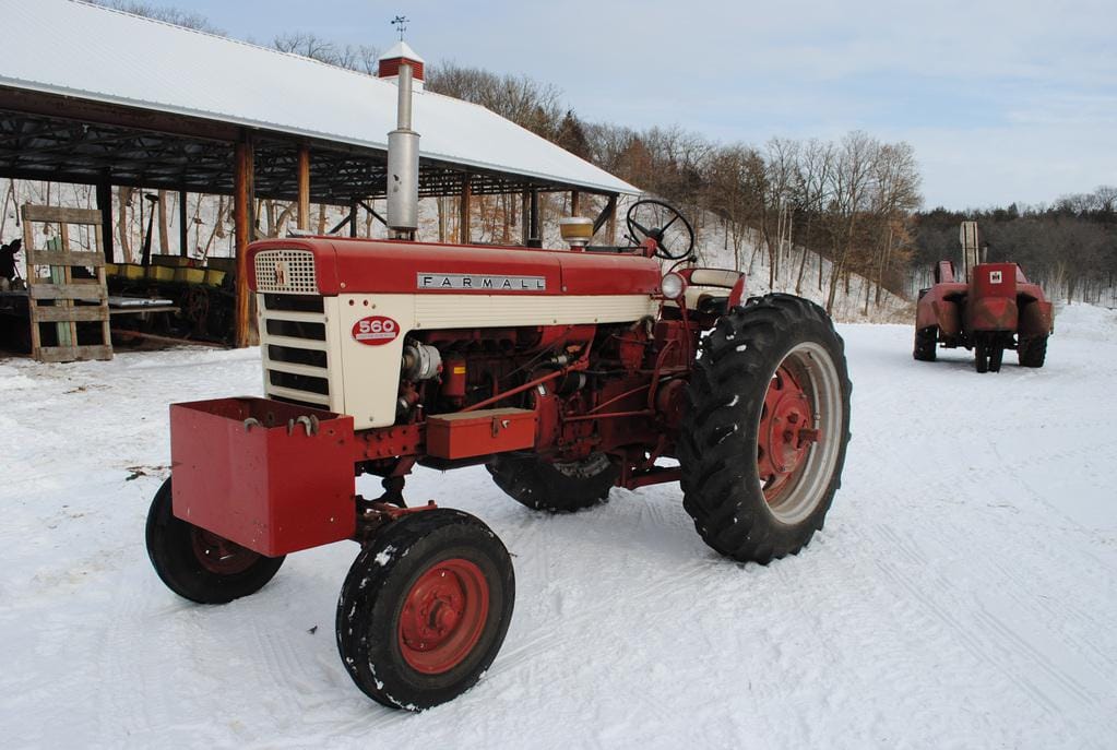 Main image International Harvester 560