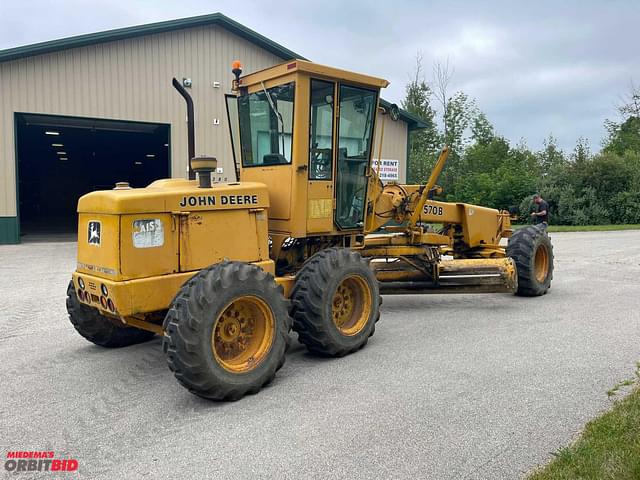 Image of John Deere 570B equipment image 4